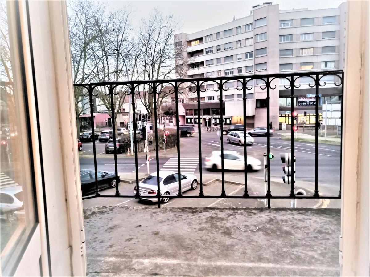 Appartement Proche Centre Ville, Gare Et Autoroute Melun Extérieur photo