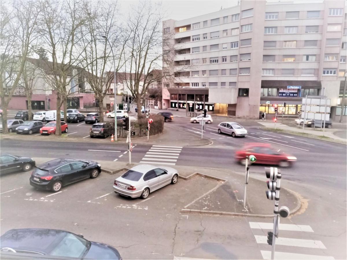 Appartement Proche Centre Ville, Gare Et Autoroute Melun Extérieur photo
